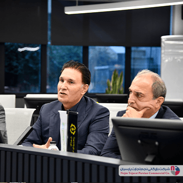 عباس نجمی‌نژاد نماینده دوو در کرمان در جلسه راهبردی